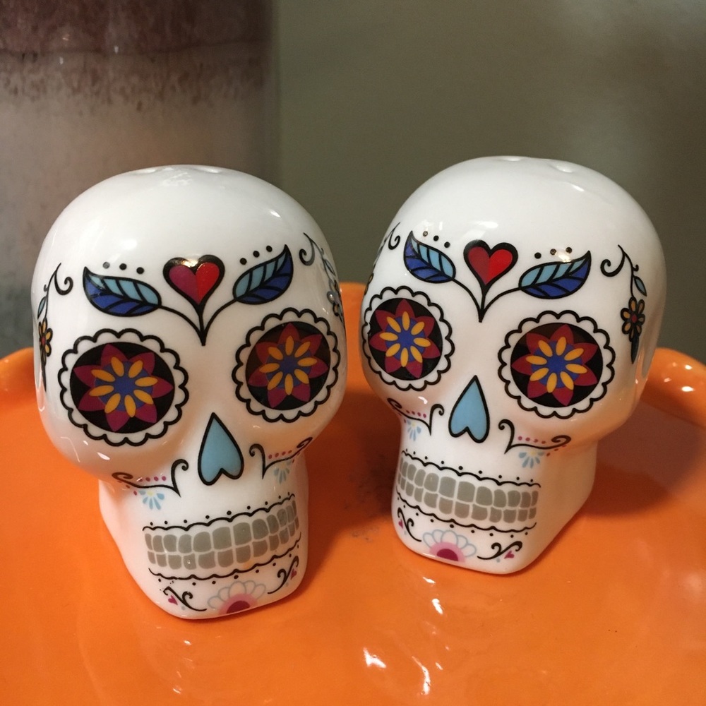 NWT Candy Skull Salt & Pepper Shakers